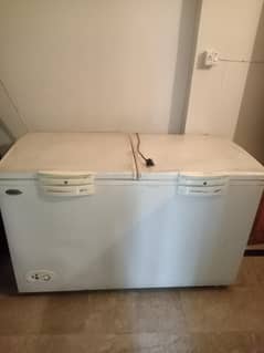 Twin waves Fridge and freezer in good price