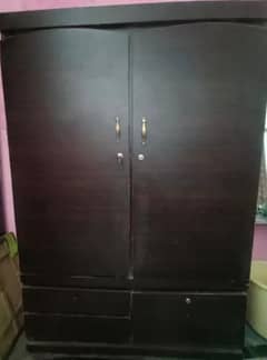 urgent for sale wardrobe all locks working condition 10/10