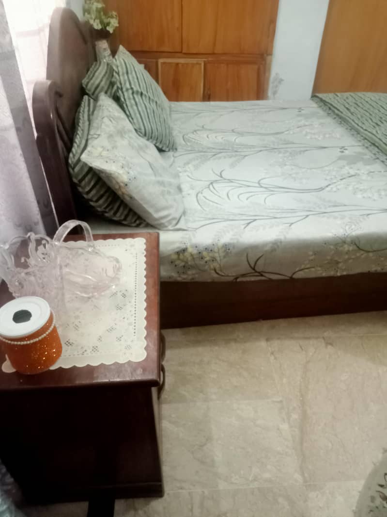Bed with dressing tables and 2 side table 2