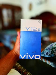 Vivo Y12S 3-32 GB variant 9/10 condition only a scratch in glass