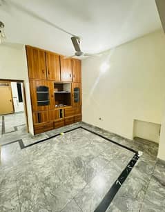 G-11/2 Size 30 60 Ground Floor Portion For Rent