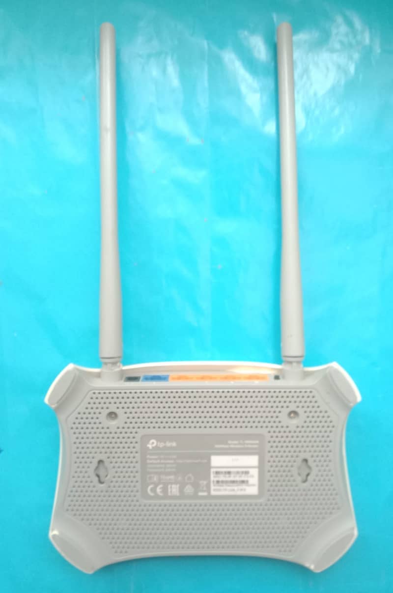 tplink router ,model tl-wr840n, wireless network router ,used 1 month 1