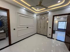 10 Marla Portion Available For Rent