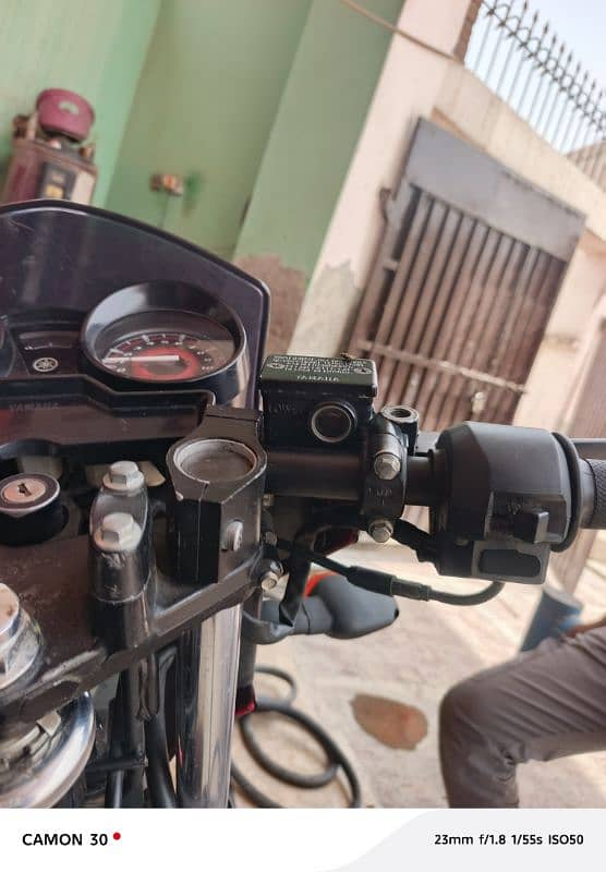 Yamaha ybr g 2017/2018 3