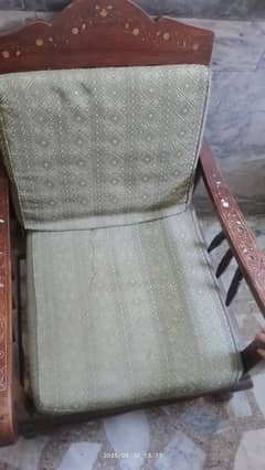 wooden sofa set of 5 seater is for sale