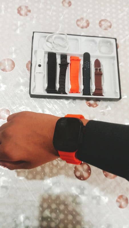 ULTRA9 SMART WATCH WITH 7 STRAPS 3