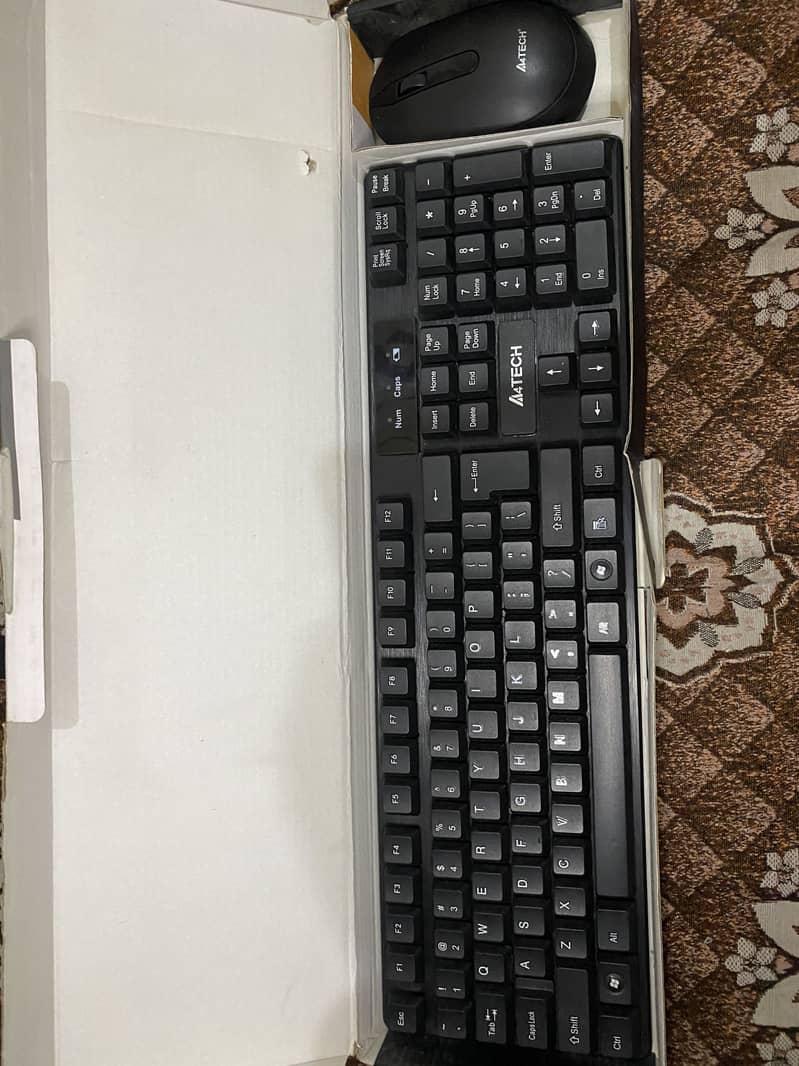 Wireless keyboard and mouse 1 week use only 2