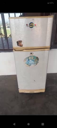 pel Fridge for sale sirf compraser khrab ha