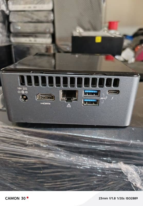 Intel NUC i7 8th 8950u processor 1