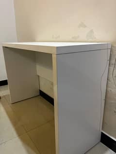 Table - Vanity