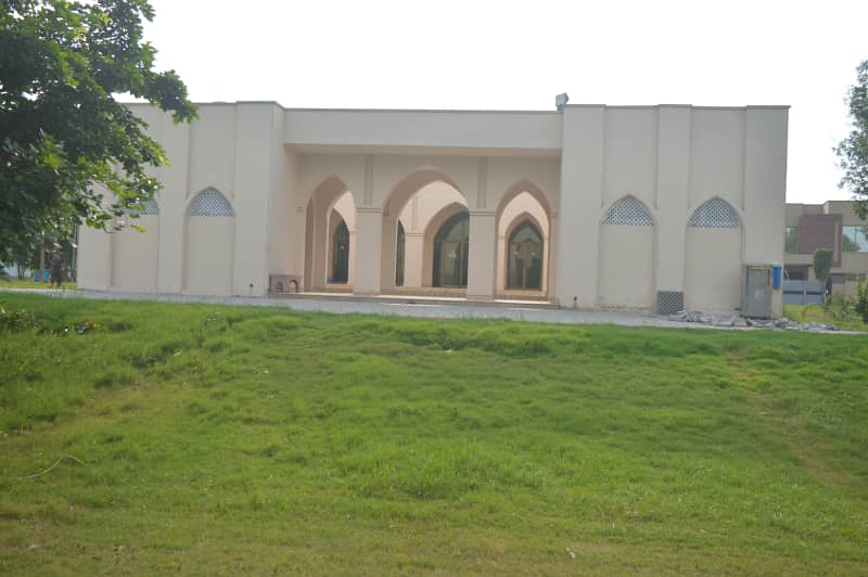 05 Marla Most Beautiful Prime Location Plot With Possession For Sale In Block N 5