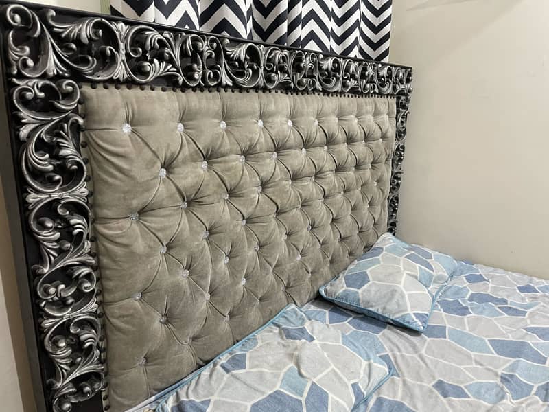 Bed set with side tables 1