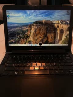 Samsung Core i5 Slim Laptop