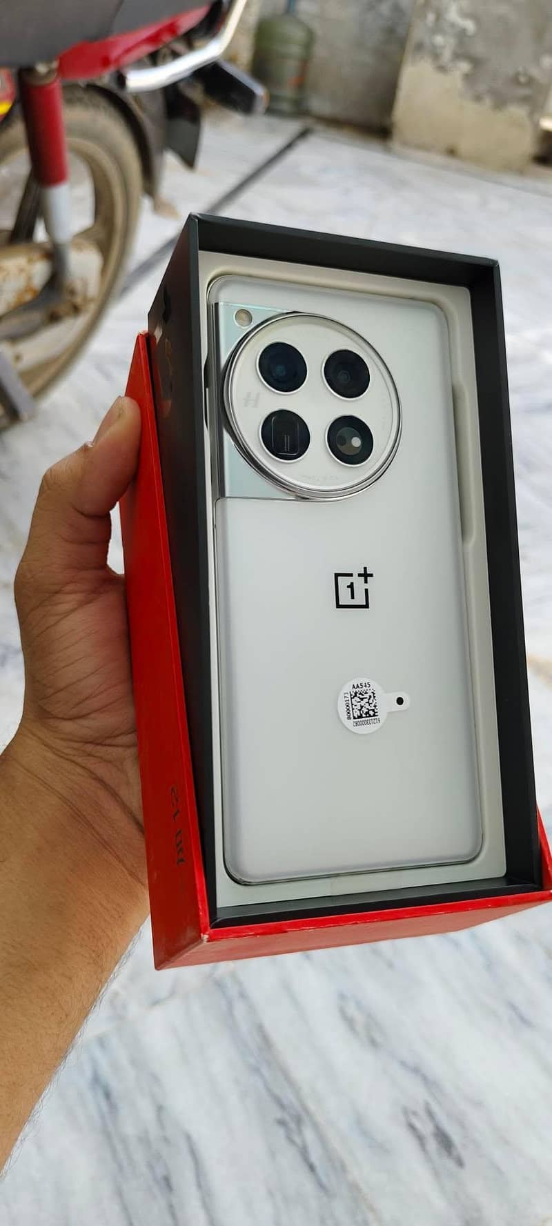 one plus 12 just box open 10/10 brand new unused condition 16GB/512GB 6