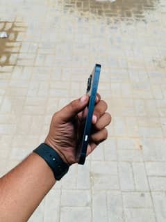 I PHONE 13