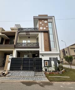 5 Marla Brand New House Available (installment) For Sale in Parkview City Lahore
