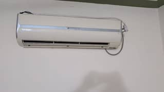 Orient ac non inverter and Panasonic  1.5 ton gase store good working