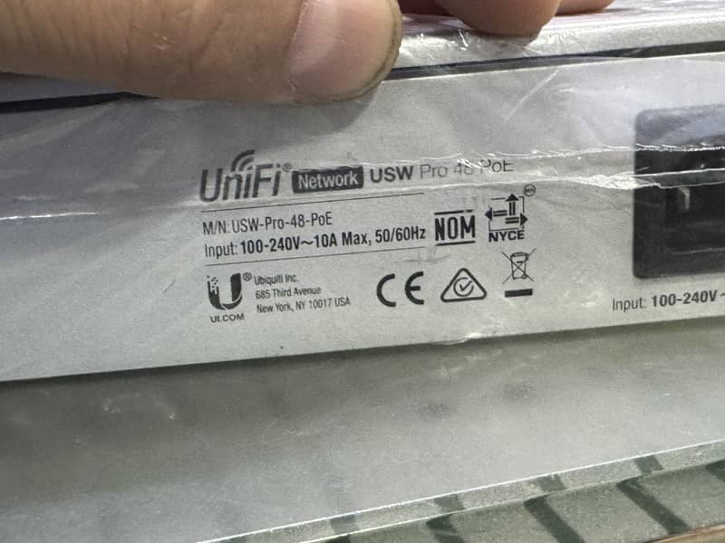 Unifi POE Switch USW series 48 ports Available 3