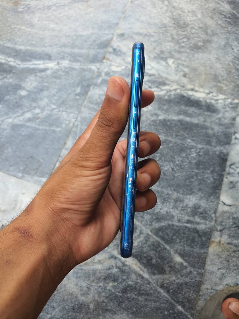 Huawei p20lite used but in new condition 2