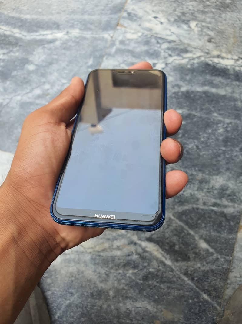 Huawei p20lite used but in new condition 4
