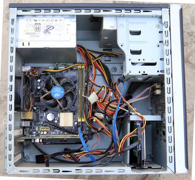 CPU intel core i5 4th generation 4570 / 3.2 ghz And HP LCD and SSD 250 0