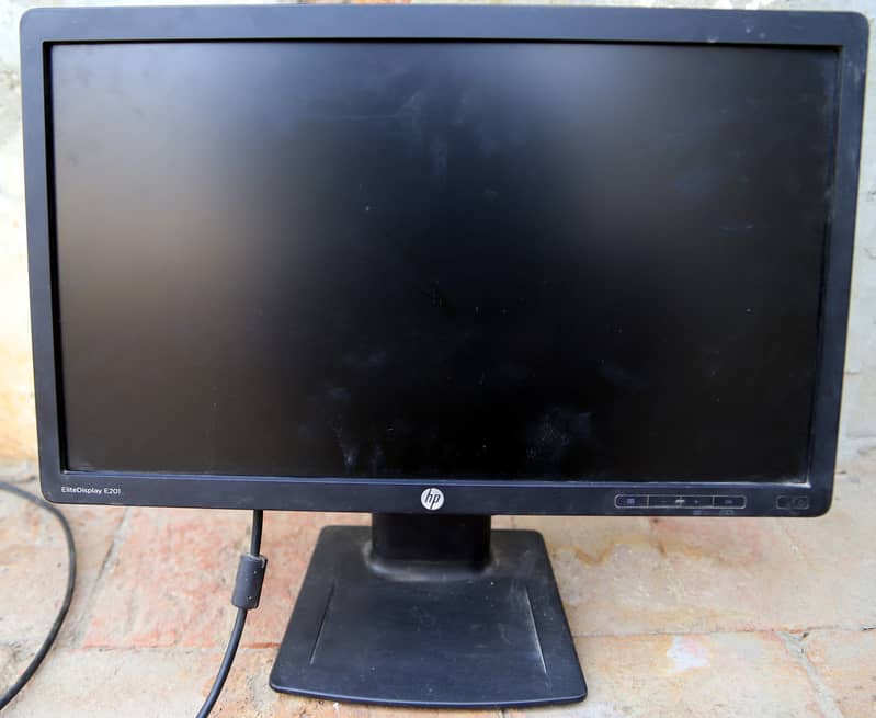 CPU intel core i5 4th generation 4570 / 3.2 ghz And HP LCD and SSD 250 6