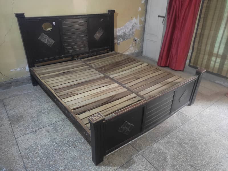 King size bed in rough condition but in use 2