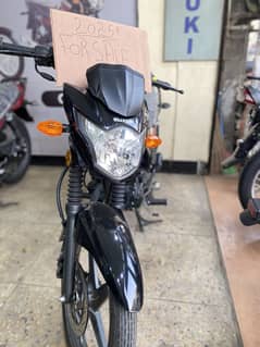 SUZUKI GR 150 2025 MODEL ONLY 2000 KM DRIVE WITH JUMBO  PACKAGE