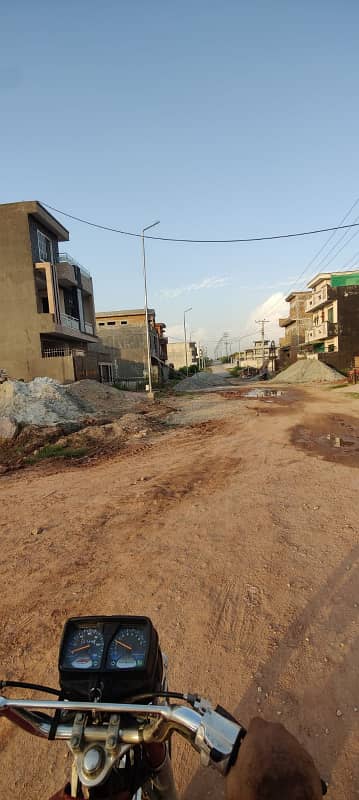 4 Marla Beautiful Level Plot Ideal Location 30