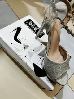 Bridal Shoes Size 10 with 6 inches heels