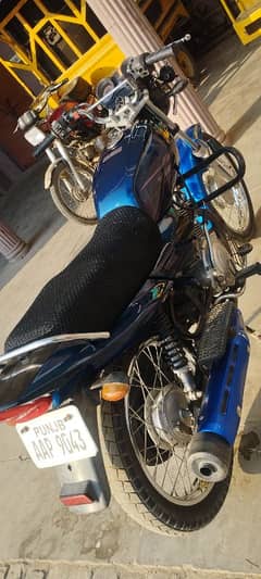 YB 125 Z