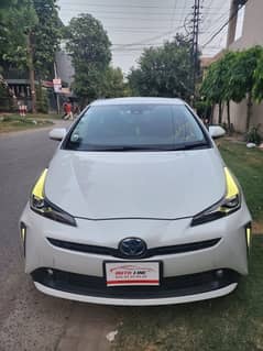 Toyota Prius S 2021