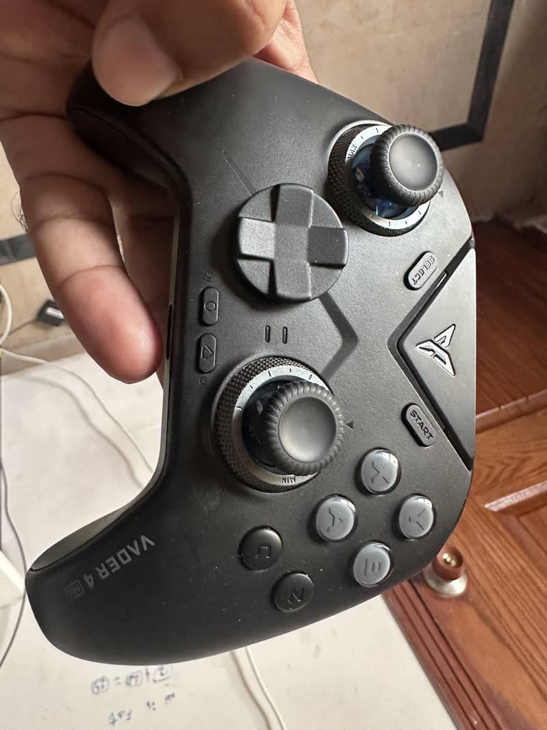 FlyDigi Vader 4 Pro Controller 2