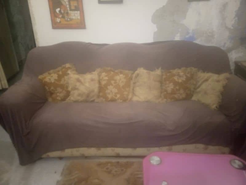 Sofa set 3 piece in good and neat condition 1