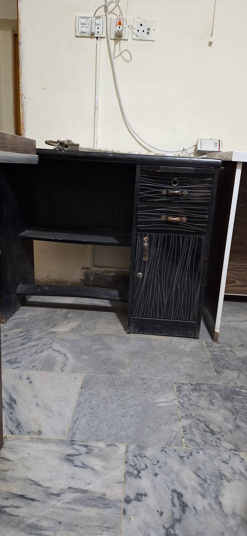Computer Table In Black Colour 1