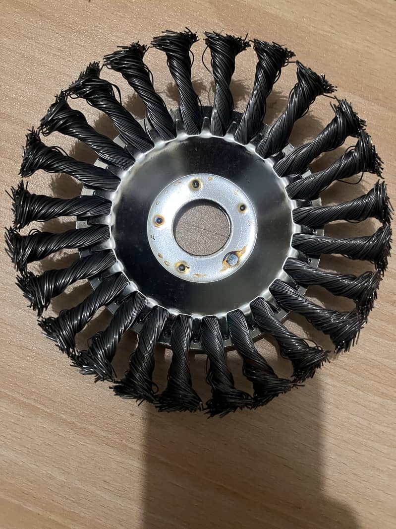 Derusting Weeding Wheel Size 6" Twisted Wire - Open Box Condition 1