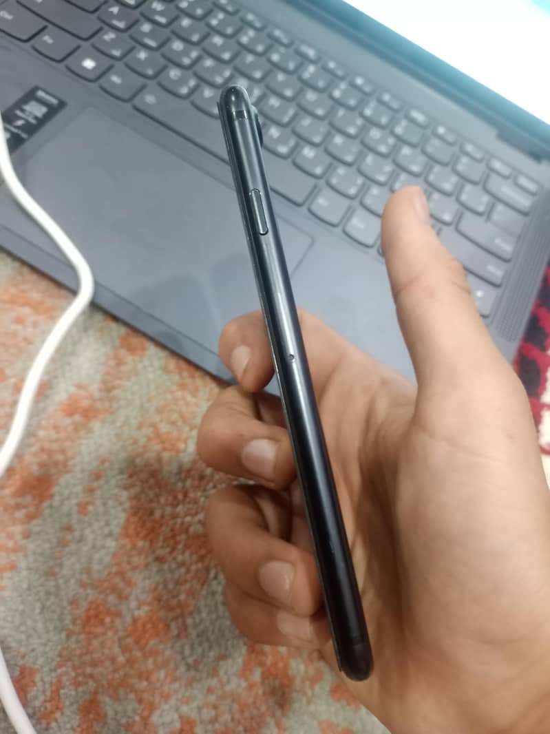 iPhone 7 10/10 condition  non pta 1