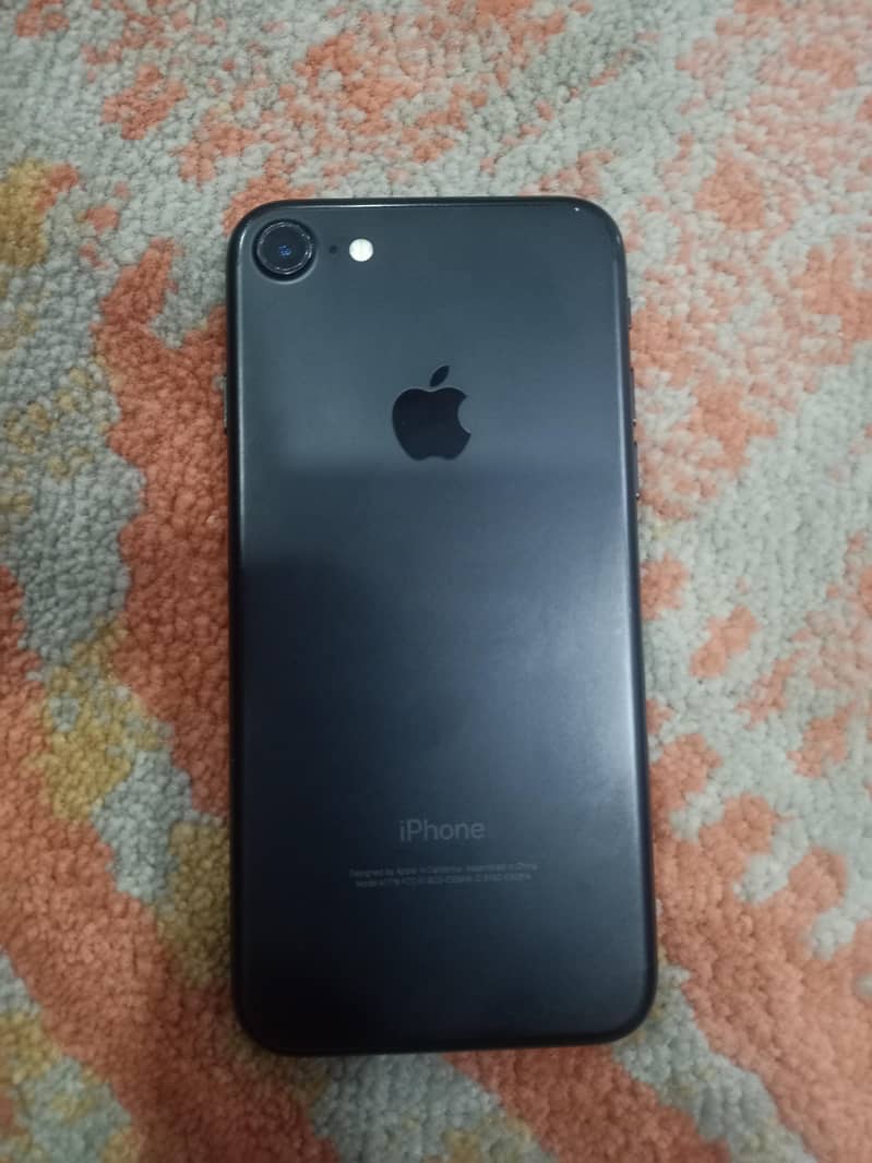 iPhone 7 10/10 condition  non pta 3