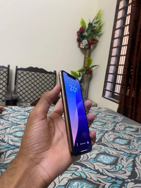 assalamualaikum exng available iphone 11 pro max wastsap 03125147747 2