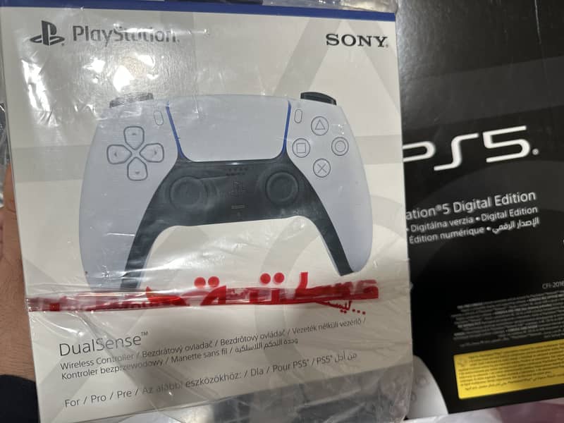 Ps5 digital and extra controller (total 2 controllers) 2
