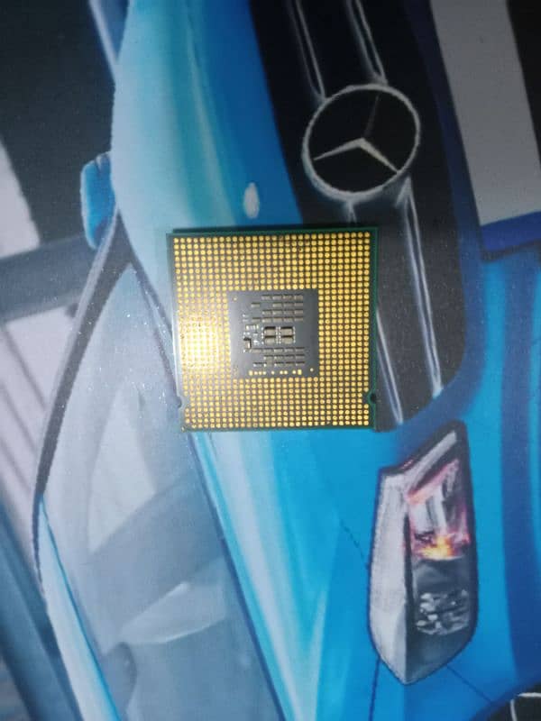 Core 2 Quad Q8300 Processor 1