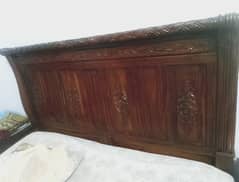 Tali wood Bed Set excellent condition only 6 month used