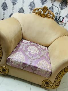 cream & purple shade
