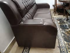 Brown color recseen 2 pice or 3 pice
