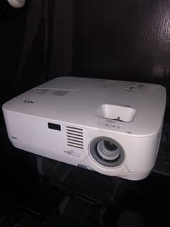 NEC PROJECTOR FOR SALE URGENT