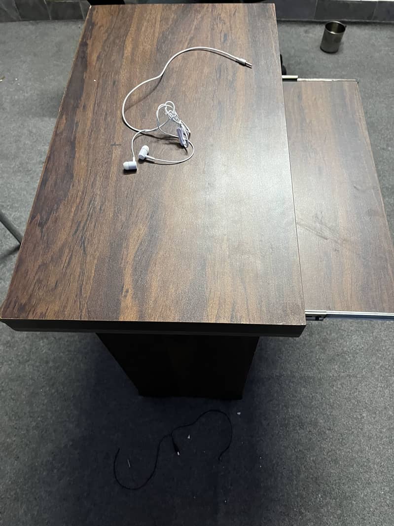 Study table / computer table 0