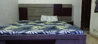 dubal bad side table & mattress
