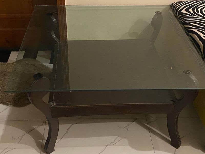 Sofa set with table 1