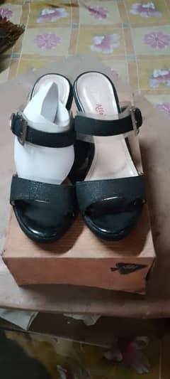 block heal footware