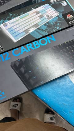 Logitech g512 carbon full rgb mechanical keyboard blue click switches